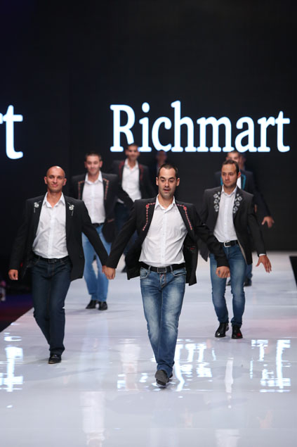 Richmart presented Bulgarian embroidery with dance at Sofia Fashion Week 2015