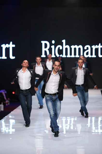 Richmart presented Bulgarian embroidery with dance at Sofia Fashion Week 2015