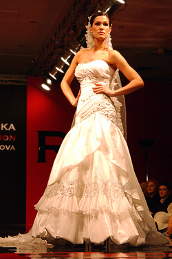 София Борисова с колекция LUXUS COUTURE 2010 