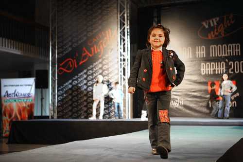   VIP Fashion Group  2009    
