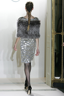 https://beauty.fashion.bg/article/5156/34/modni-tendencii-prolet2011-metalicheski-cvetove