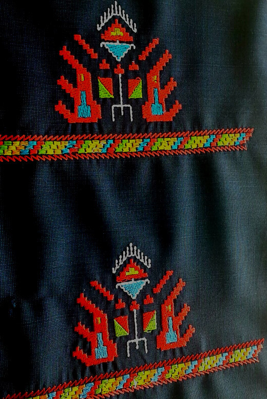 Koprivshtitsa 2015: Embroidered men's suit jackets by Richmart 