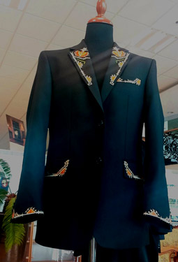 Koprivshtitsa 2015: Embroidered men's suit jackets by Richmart 