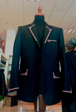 Koprivshtitsa 2015: Embroidered men's suit jackets by Richmart 