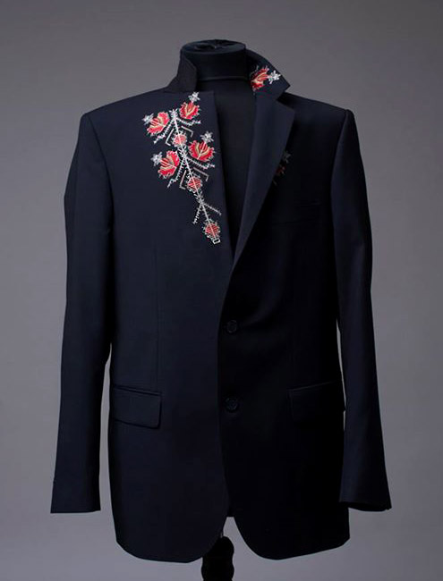 Fashion trends: Men's suit jackets with Bulgarian folklore motifs by Richmart