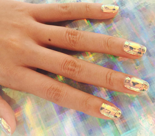 Fall-Winter 2015/2016 Trends: Shattered Glass Manicure