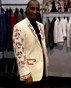 Richmart dresses foreigners in men's suit jackets with Bulgarian embroidery