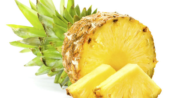 Приложения на ананаса в разкрасителните процедури