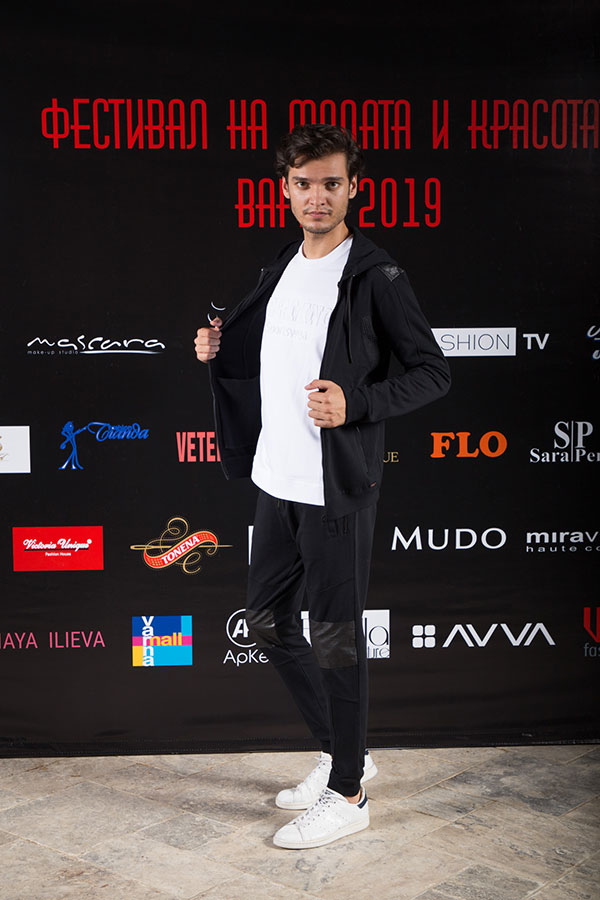 Варна Мол представя за първи път в България – AVVA - мъжка модна империя