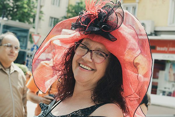 Ирина Сардарева празнува 25 години на модната сцена с Парад на шапките