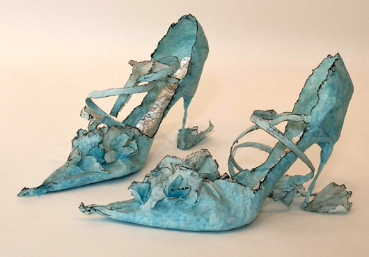 Датска дизайнерка прави изящни обувки от хартия