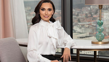 Таня Скринска: еталон за стилна и успешна бизнес дама