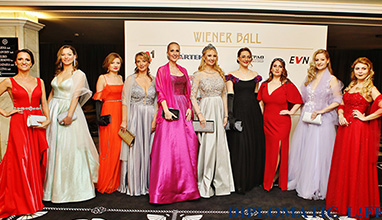 Елегантност и стил от Bridal Fashion на 22-ия виенски бал в София