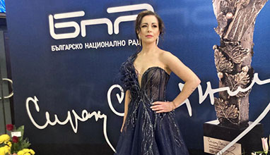 Alegra облече актрисата Елена Петрова за призовете на БНР