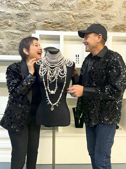 Livia Stoyanova Yasen Samouilov designers of fashion house On Aura Tout Vu make necklace of the Madonna
