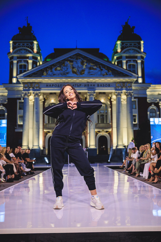 CodeFashion RUNWAY