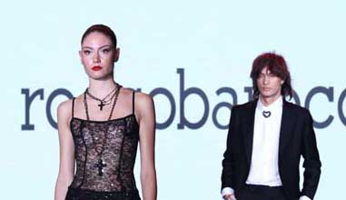 Световноизвестният дизайнер Роко Бароко представи колекция haute couture в София Световноизвестният дизайнер Роко Бароко представи колекция haute couture в София