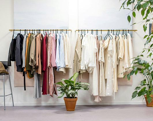The Best Fabrics for Women's Clothing – What to Choose According to the Season
