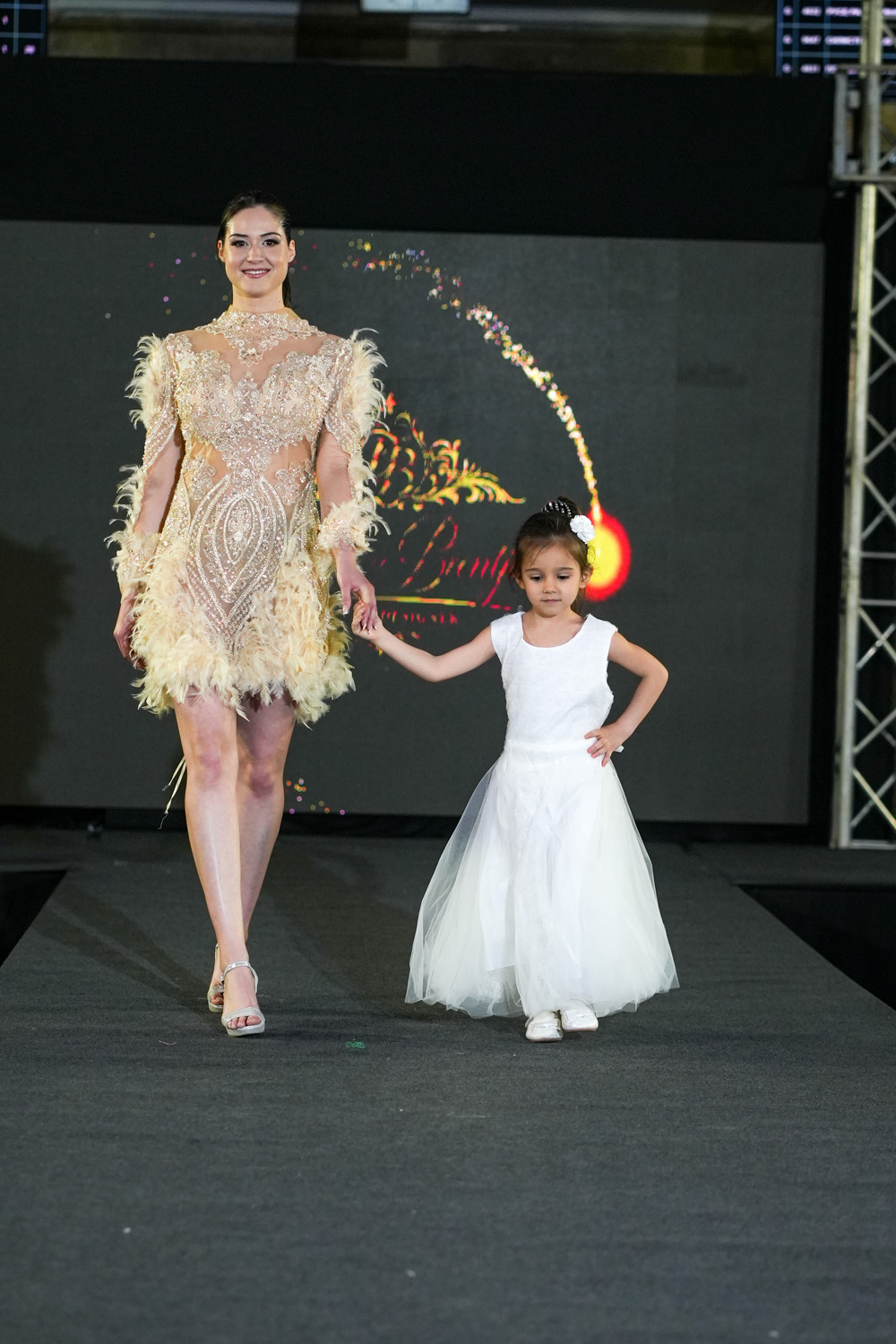 �������� �� DESSA THEA BRENJENS �� Ruse Fashion Week
