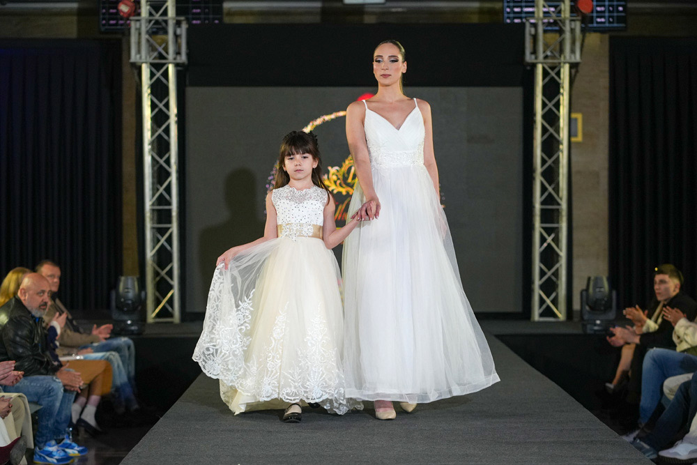 �������� �� DESSA THEA BRENJENS �� Ruse Fashion Week