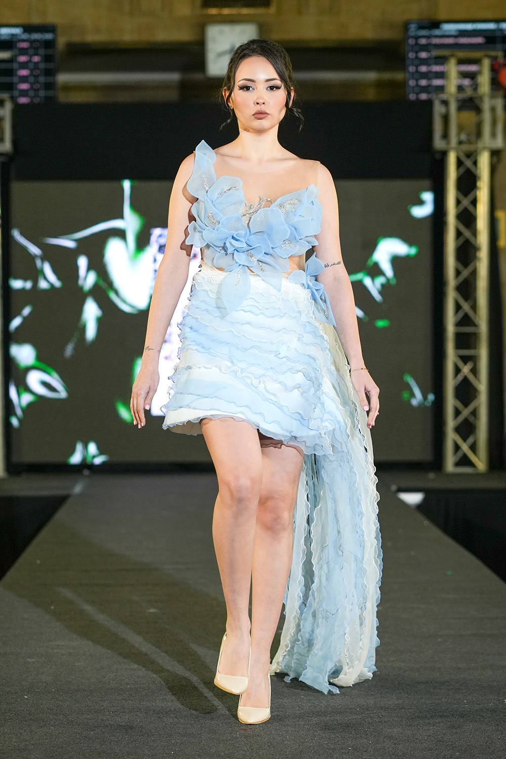 EMELYA - ����� ���� � ��������� � ����������