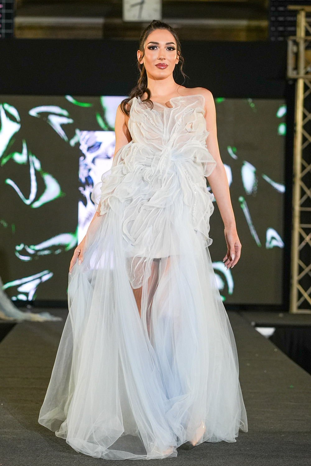 EMELYA - ����� ���� � ��������� � ����������