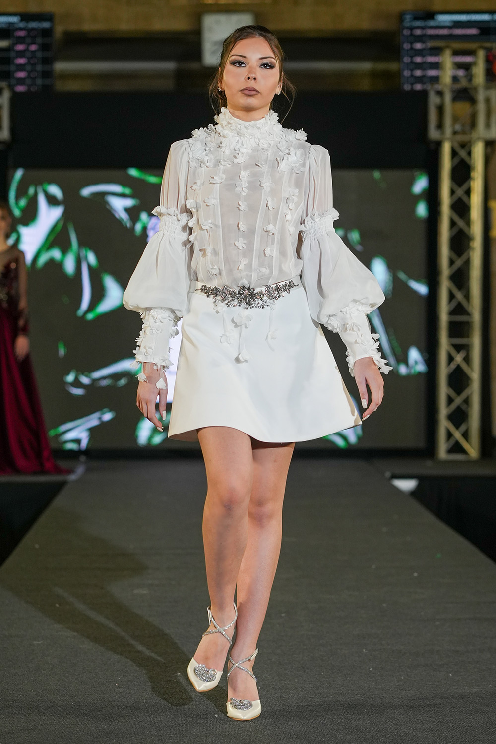 EMELYA - ����� ���� � ��������� � ����������