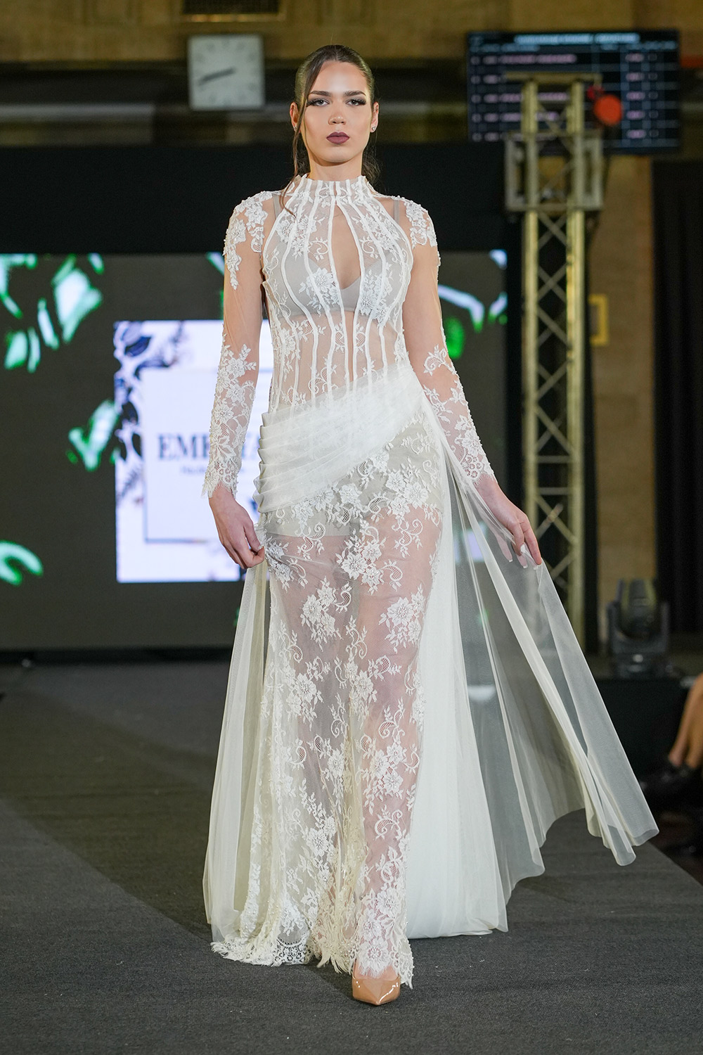 EMELYA - ����� ���� � ��������� � ����������