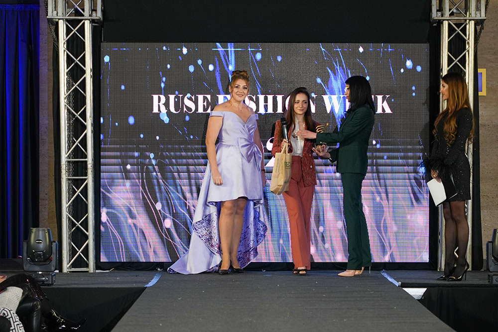 ���������� �� "���� � �����" ������ �� ����������, ������� � ������������ ������������