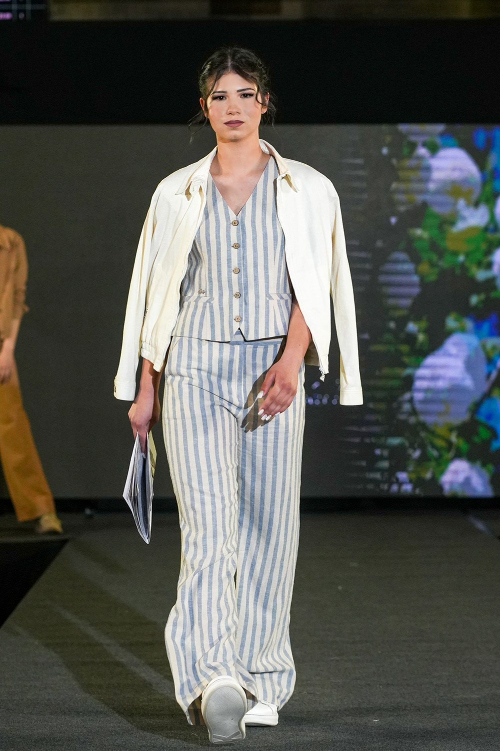 РОСИ представи колекция пролет-лято 2026 на Ruse Fashion Week