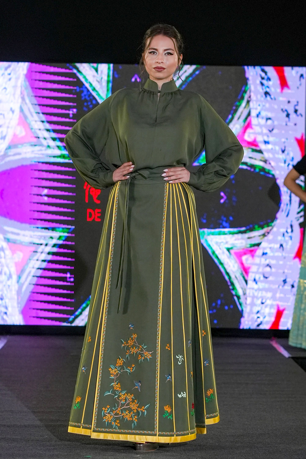 Zhou Jin China Ruse Fashion Week