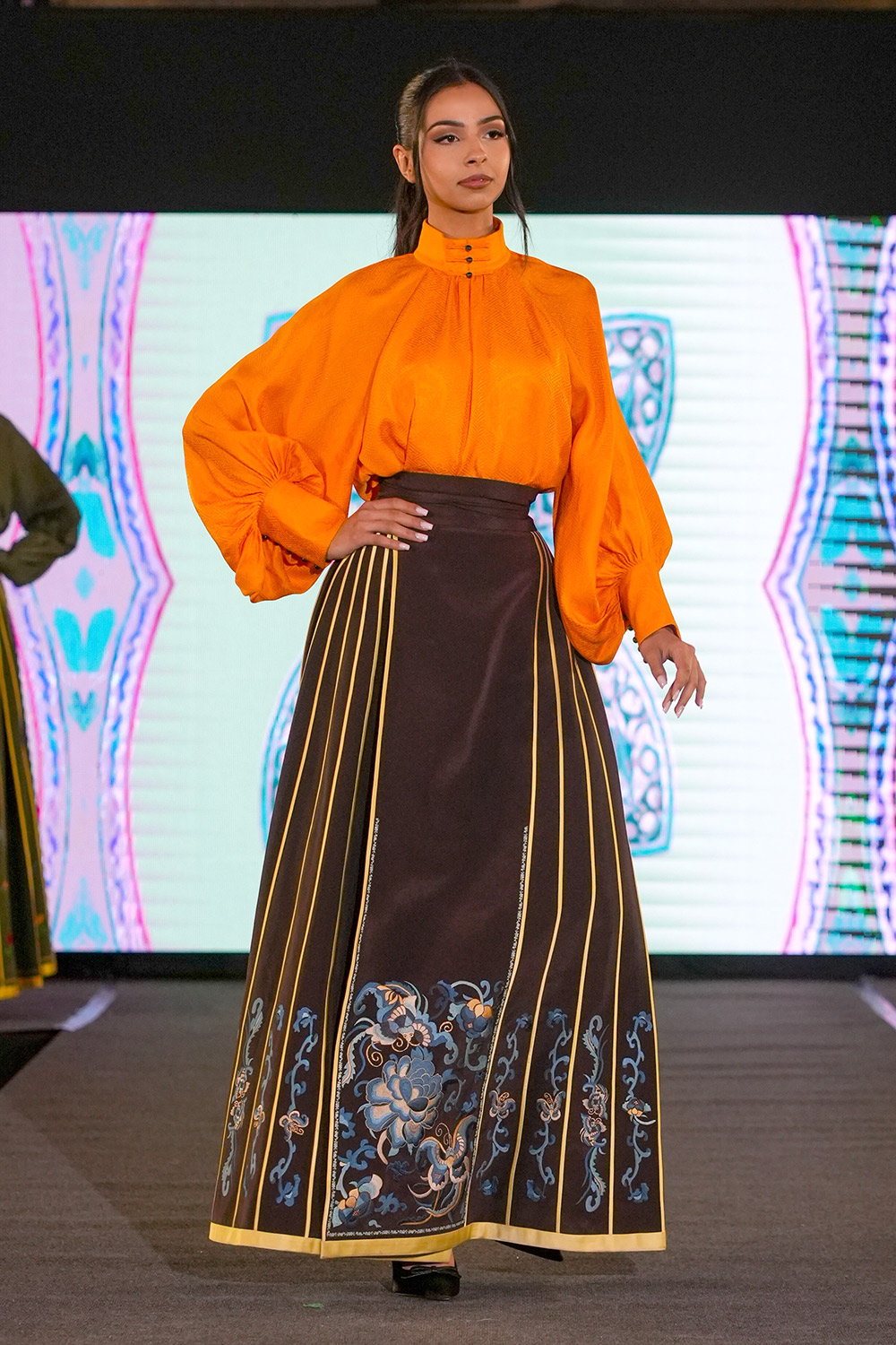 Zhou Jin China Ruse Fashion Week