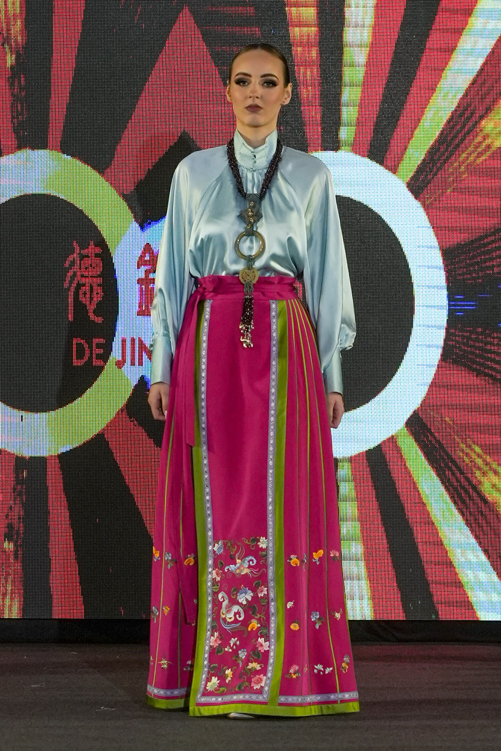 Zhou Jin China Ruse Fashion Week