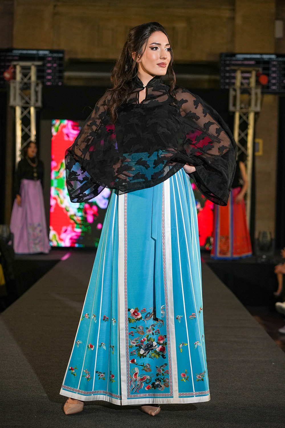 Zhou Jin China Ruse Fashion Week