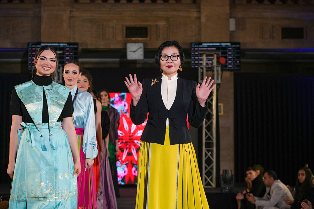 Zhou Jin China Ruse Fashion Week