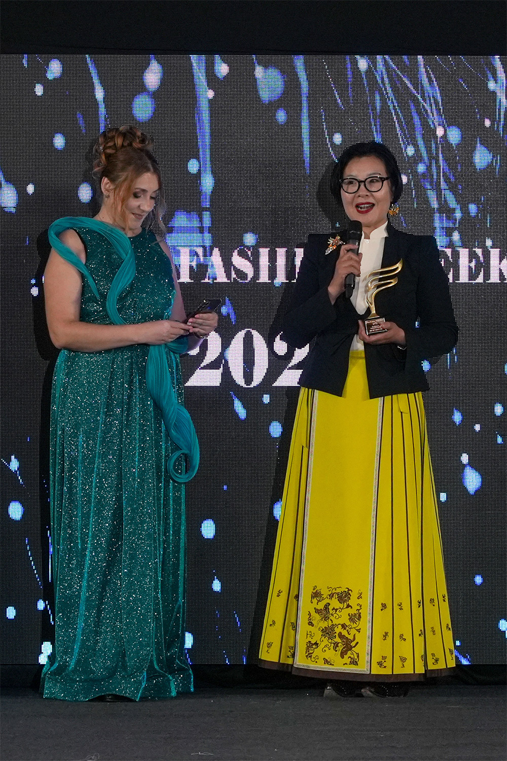 Zhou Jin China Ruse Fashion Week