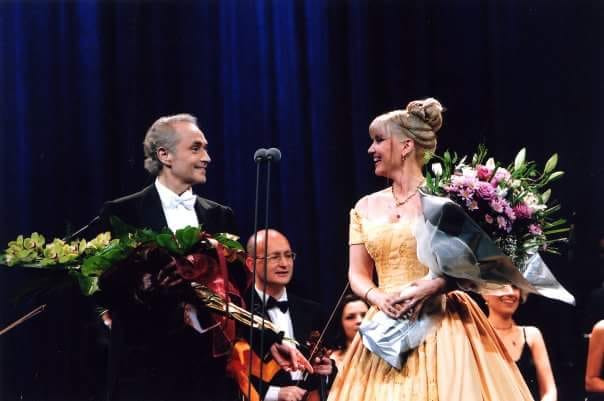 Mon Amour - 35 години красота и елегантност