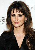 Penelope Cruz posed pregnant for Vogue